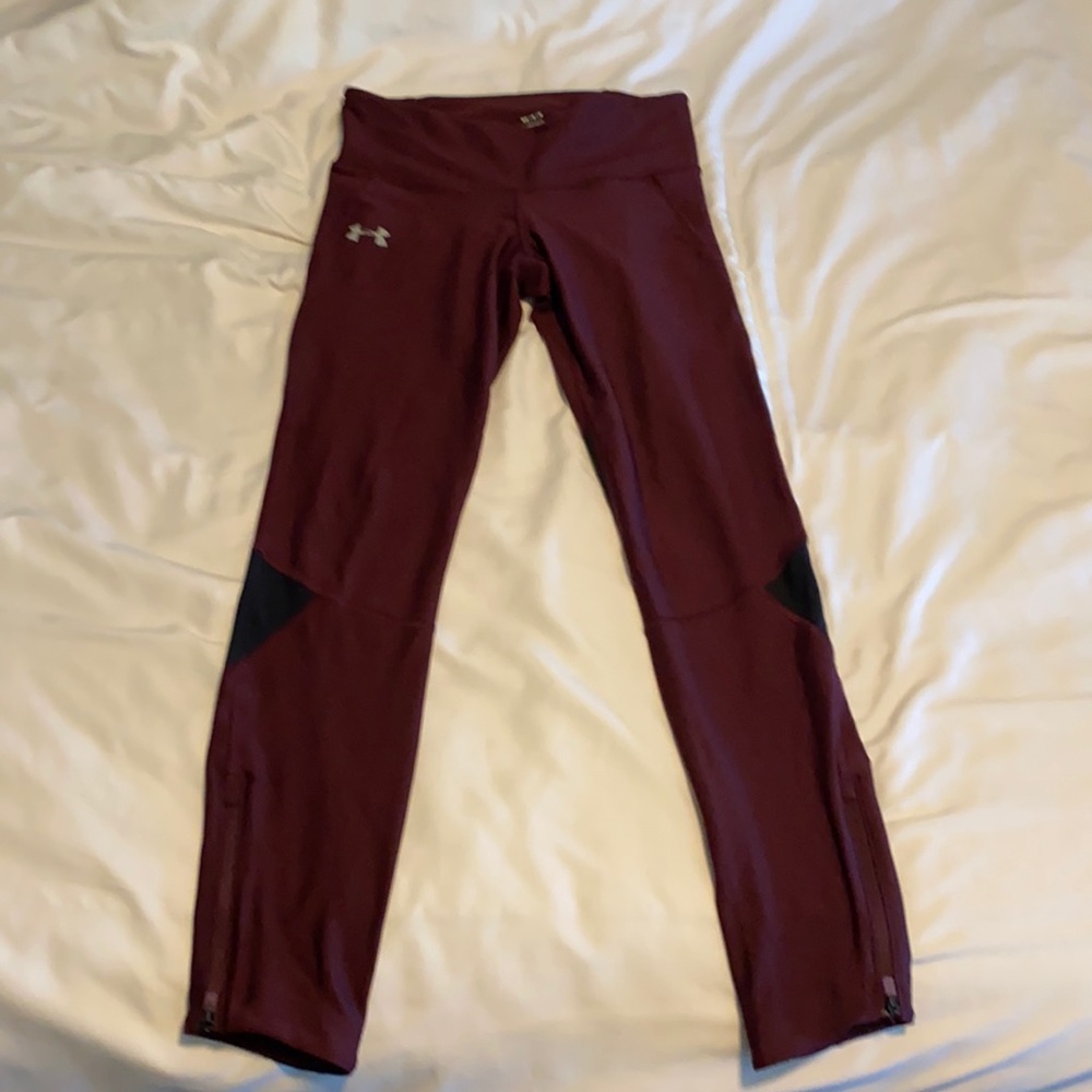 Never worn compression leggings